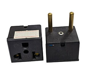 Adaptador 2 Pinos + Terra Tripolar Para Padrão Brasil Fernik