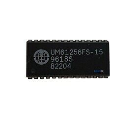 Circuito Integrado UM61256FS-15 